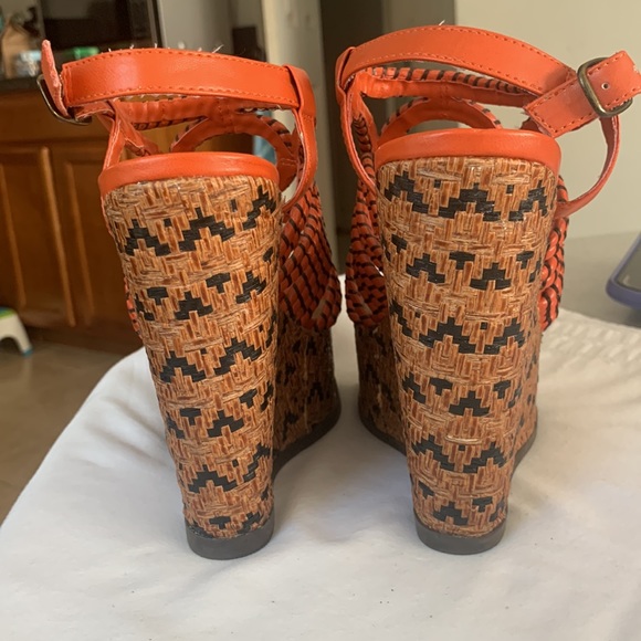 Massimo ladies summer time 5&1/2” heels. Size 6 - Picture 3 of 5